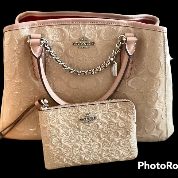 Coach purse and wallet - Picture 2 of 3